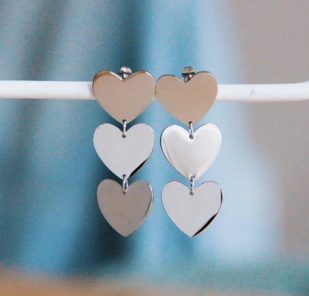 Statement oorbel 3 hartjes – zilver