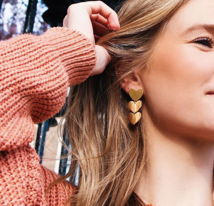 Statement oorbel 3 hartjes – zilver