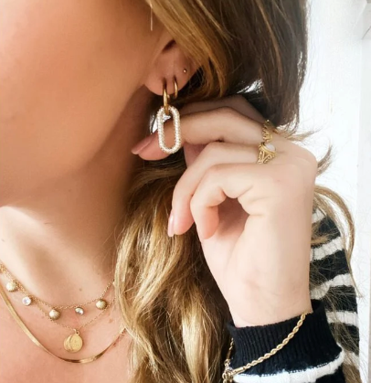 Edelstalen oorbel met ovale kristallen hanger - zilver