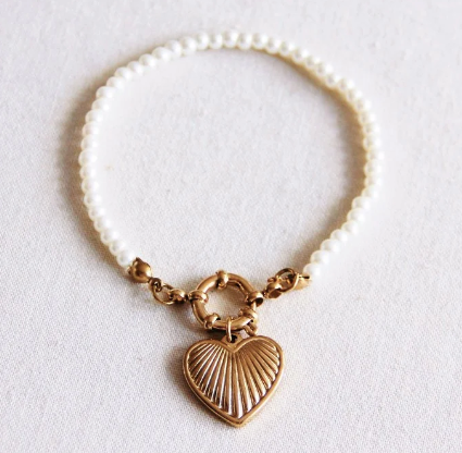 Parelarmband met ronde sluiting en hartje - goud