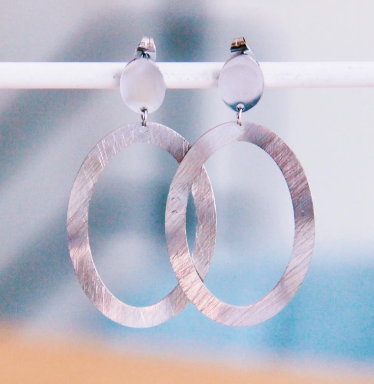 Statement oorbel grote ovale ring - zilver